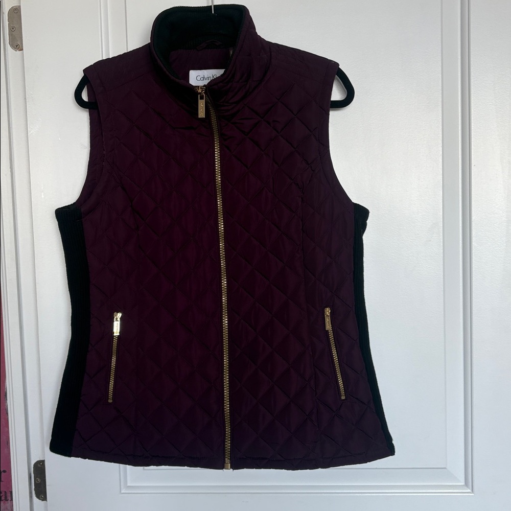 CALVIN KLEIN
Quilted vest